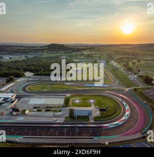 Hungaroring car course track est le plus grand lieu de course hongrois pour les sports mécaniques. Il y a dans la ville de Mogyorod près de Budapest. Banque D'Images