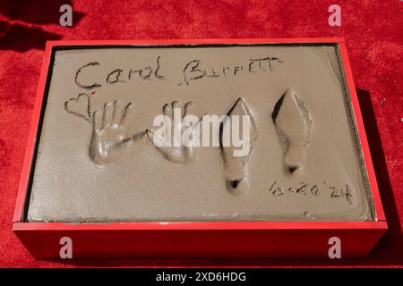 Hollywood, États-Unis. 20 juin 2024. Carol Burnett's Handprint and Footprint au TCL Chinese Theatre à Hollywood, CA le 20 juin 2024. (Photo de Corine Solberg/Sipa USA) crédit : Sipa USA/Alamy Live News Banque D'Images