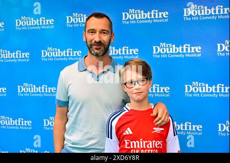 LONDRES, ROYAUME-UNI. 20 juin 2024. Charlie Condou assiste à la 1ère représentation 'Nanniversaire' de 'MRS Doubtfire : The musical' au Shaftesbury Theatre, Londres, Royaume-Uni. Crédit : Voir Li/Picture Capital/Alamy Live News Banque D'Images