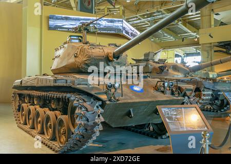 Royal Tank Museum, Amman, Jordanie - 4 mai 2024 : char américain vintage M41 Walker Bulldog exposé au Royal Tank Museum de Jordanie, présentant les États-Unis Banque D'Images