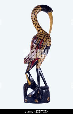 Sculpture ornementale en bois en forme de cygne avec motifs batik Banque D'Images