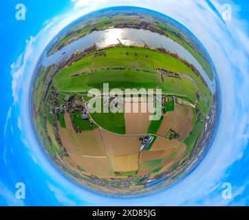 Vue aérienne, digue de Dornick, zone de conservation du paysage LSG Dornicker Ward, partie de la plaine inondable naturelle du Rhin, globe, image fisheye, 360 degr Banque D'Images