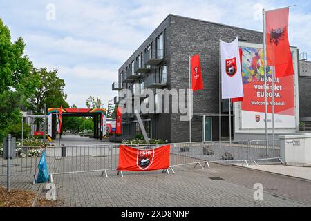 UEFA Euro 2024, bannière au Sportcentre Kaiserau, Methler, Kamen, Ruhr area, Rhénanie du Nord-Westphalie, Allemagne, Europe Banque D'Images