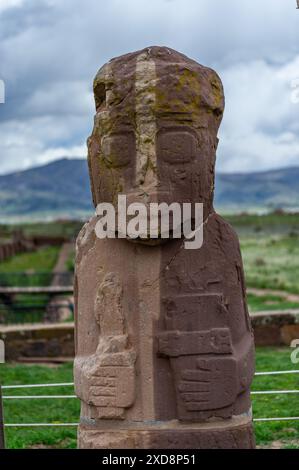 Statue sculptée en pierre à Tiwanaku Bolivie Banque D'Images