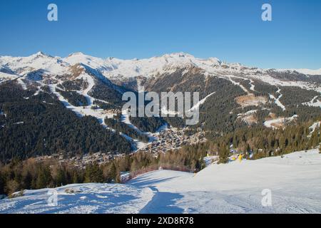 Montagnes autour de Madonna di Campiglio dans le Trentin, Italie. Banque D'Images