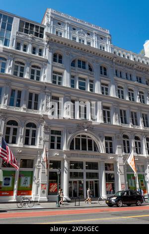 Home Depot Storefront, NYC, 2024 Banque D'Images