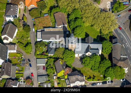 Vue aérienne, Elseyer Lutheran Church, quartier résidentiel, Hohenlimburg, Hagen, région de la Ruhr, Rhénanie du Nord-Westphalie, Allemagne, photo aérienne, LUT évangélique Banque D'Images