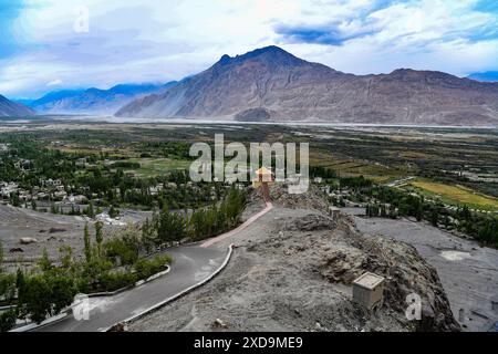 Nubra, Leh, Ladakh, Inde. 21 juin 2024. Une vue aérienne d'un village dans la vallée de Nubra, Ladakh. (Crédit image : © Basit Zargar/ZUMA Press Wire) USAGE ÉDITORIAL SEULEMENT! Non destiné à UN USAGE commercial ! Banque D'Images