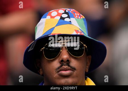 Dusseldorf, Allemagne. 21 juin 2024. Les supporters de l'Ukraine lors du match de football Euro 2024 entre la Slovaquie et l'Ukraine au stade esprit Arena, Dusseldorf, Allemagne - vendredi 21 juin 2024. Sport - Soccer . (Photo de Fabio Ferrari/LaPresse) crédit : LaPresse/Alamy Live News Banque D'Images