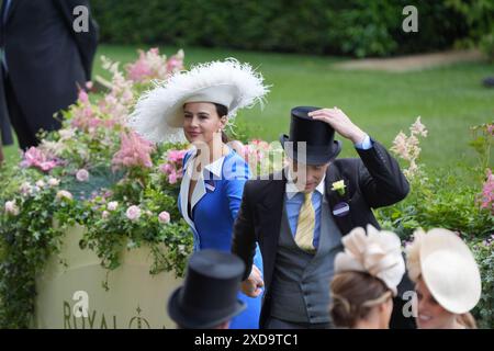 Lady Frederick Windsor (à gauche) et Lord Frederick Windsor pendant la quatrième journée de Royal Ascot à Ascot Racecourse, Berkshire. Date de la photo : vendredi 21 juin 2024. Voir PA Story RACING Ascot. Le crédit photo devrait se lire : Yui Mok/PA Wire. RESTRICTIONS : utilisation sujette à restrictions. Utilisation éditoriale uniquement, aucune utilisation commerciale sans le consentement préalable du titulaire des droits. Banque D'Images