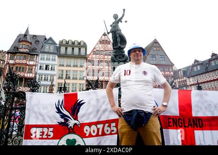 Francfort, Allemagne. 20 juin 2024. Fan de l'Angleterre à Romerberg place lors de l'UEFA Euro 2024 à Francfort le 20 juin 2024 à Francfort, Allemagne. (Photo de Bagu Blanco//Sipa USA) crédit : Sipa USA/Alamy Live News Banque D'Images