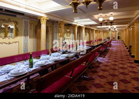 Vue intérieure, salle à manger, SS Great Britain, Hotwells, Bristol, Angleterre, Grande-Bretagne Banque D'Images