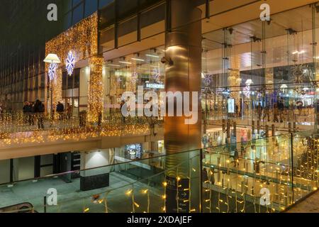 Centre commercial Gare RER, la Défense, Paris, Ile de France, France, Paris, Ile de France, France Banque D'Images