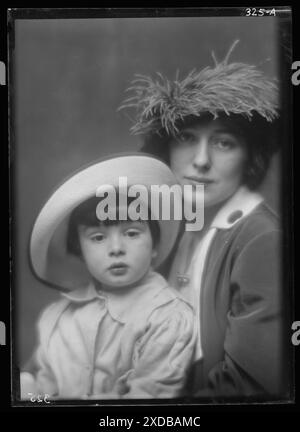 Thaw, Evelyn Nesbit, MRS, et Boy, photographie de portrait. Collection de photographies Genthe. Banque D'Images