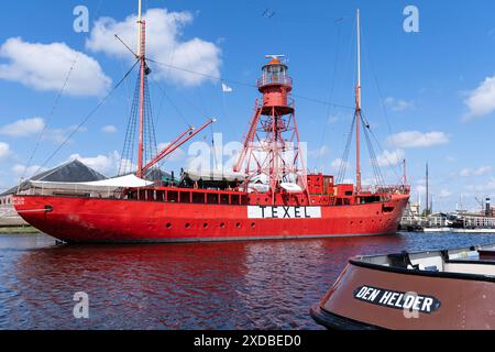 Navire phare du musée Texel No. 10 dans le port de Den Helder, pays-Bas Banque D'Images