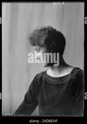 Preston, Evelyn, Miss, portrait. Collection de photographies Genthe. Banque D'Images