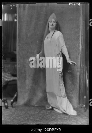 Barker, Granville, MRS (Lillah MacCarthy), portrait. Collection de photographies Genthe. Banque D'Images