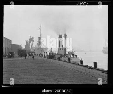 Navires à quai, Nouvelle-Orléans ou Charleston, Caroline du Sud. Collection de photographies Genthe. Banque D'Images