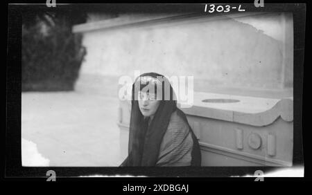 Production théâtrale avec Margaret Anglin et d'autres. Collection de photographies Genthe. Banque D'Images