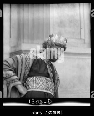 Production théâtrale avec Margaret Anglin et d'autres. Collection de photographies Genthe. Banque D'Images