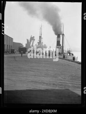 Navires à quai, Nouvelle-Orléans ou Charleston, Caroline du Sud. Collection de photographies Genthe. Banque D'Images