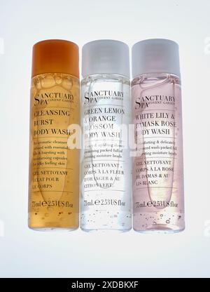 Mansfield, Nottingham, Royaume-Uni, 21 juin 2024 : image de produit studio de Sanctuary PA Covent Garden Body Wash. Banque D'Images