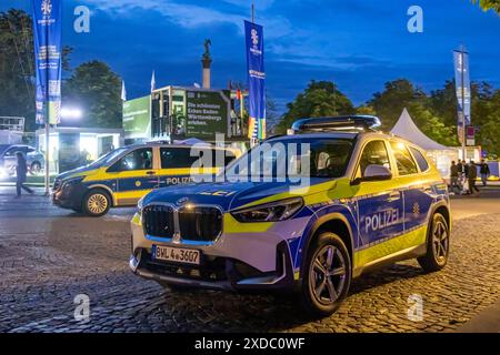 Visionnage public à Stuttgart.. Die Polizei dans Baden-Württemberg fährt jetzt auch BMW. // 14.06.2024 : Stuttgart, Baden-Württemberg, Deutschland, Europa *** visite publique à Stuttgart la police du Bade-Württemberg conduit désormais également une BMW 14 06 2024 Stuttgart, Bade-Württemberg, Allemagne, Europe Banque D'Images