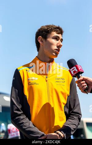 Salinas, Californie, États-Unis. 21 juin 2024. NTT INDYCAR, pilote de LA SÉRIE NTT, NOLAN SIEGEL (78) de Palo Alto, Californie, donne une interview aux médias lors du Firestone Grand Prix de Monterey week-end à WeatherTech Raceway Laguna Seca à Salinas, CA. (Crédit image : © Walter G. Arce Sr./ASP via ZUMA Press Wire) USAGE ÉDITORIAL SEULEMENT! Non destiné à UN USAGE commercial ! Banque D'Images