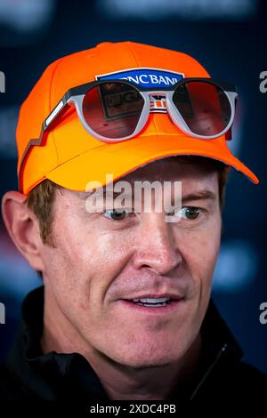 Salinas, Californie, États-Unis. 21 juin 2024. SCOTT DIXON (9 ans), pilote de LA SÉRIE NTT INDYCAR, d'Auckland, Nouvelle-Zélande, donne une interview aux médias lors du Firestone Grand Prix de Monterey week-end au WeatherTech Raceway Laguna Seca à Salinas, CA. (Crédit image : © Walter G. Arce Sr./ASP via ZUMA Press Wire) USAGE ÉDITORIAL SEULEMENT! Non destiné à UN USAGE commercial ! Banque D'Images