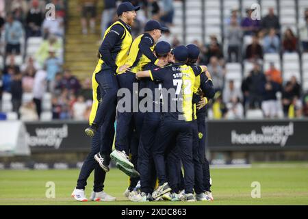 Durham célèbre la victoire lors du Vitality T20 Blast match entre Durham et Yorkshire Vikings au Seat unique Riverside, Chester le Street le vendredi 21 juin 2024. (Photo : Robert Smith | mi News) crédit : MI News & Sport /Alamy Live News Banque D'Images