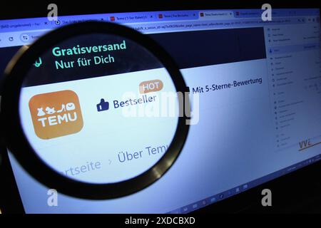 Auf einem Laptop wurde die Website des Online-Marktplatzes Temu abgerufen. Osdorf Hamburg *** le site de la place de marché en ligne Temu a été consulté sur un ordinateur portable Osdorf Hamburg Banque D'Images