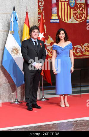 Madrid, Madrid, ESPAGNE. 21 juin 2024. La présidente de la Communauté de Madrid Isabel DÃ-az Ayuso décerne à Javier Milei la Médaille internationale de la Communauté de Madrid. L'événement institutionnel se déroule dans un climat de forte tension diplomatique entre l'Argentine et l'Espagne, découlant de la visite de Milei en mai dernier (crédit image : © Richard Zubelzu/ZUMA Press Wire) USAGE ÉDITORIAL SEULEMENT! Non destiné à UN USAGE commercial ! Banque D'Images