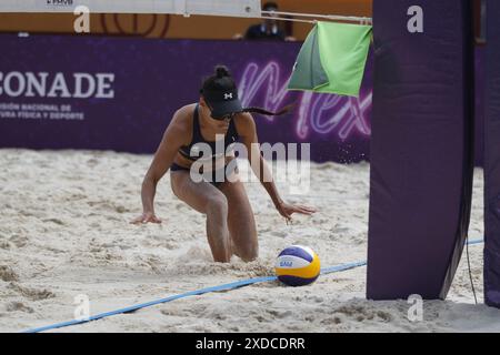 Tlaxcala, Ciudad de Mexico, Mexique. 21 juin 2024. Atenas Gutierrez #1 de Team Mexico concourt contre Team Surinam lors du match féminin du tournoi de qualification olympique de volleyball de plage NORCECA 2024 . Score final équipe Mexique 21-9 Surinam. (Crédit image : © Essene Hernandez/eyepix via ZUMA Press Wire) USAGE ÉDITORIAL SEULEMENT! Non destiné à UN USAGE commercial ! Banque D'Images