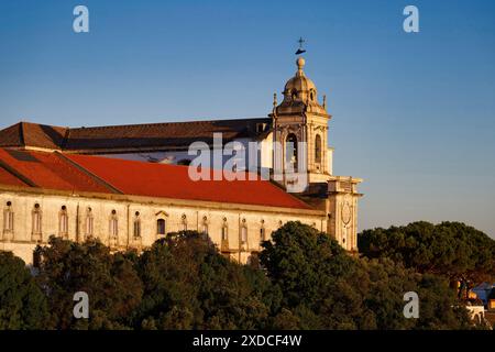 Le couvent de Nossa Senhora da Graça et Igreja da Graça est situé sur la plus haute colline de Lisbonne Banque D'Images