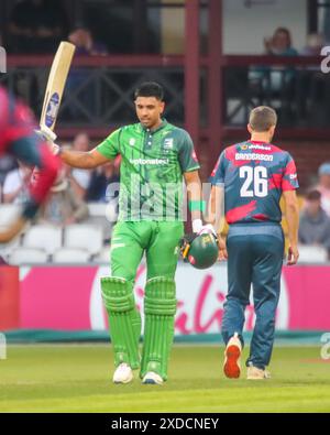 Northampton, Royaume-Uni. 21 juin 2024. Le joueur des Leicestershire Foxes, Rishi Patel, célèbre le score de 100 en 41 balles lors du Vitality Blast T20 contre Northampton Steel Backs au Northampton Credit : Clive Stapleton/Alamy Live News Banque D'Images