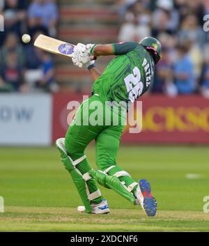 NORTHAMPTON, ROYAUME-UNI. , . RISHI PATEL Leicestershire Foxes en action T20 Vitality Blast match entre Northamptonshire Steelbacks vs Leicestershire Foxes au County Ground de Northampton, Angleterre crédit : PATRICK ANTHONISZ/Alamy Live News Banque D'Images