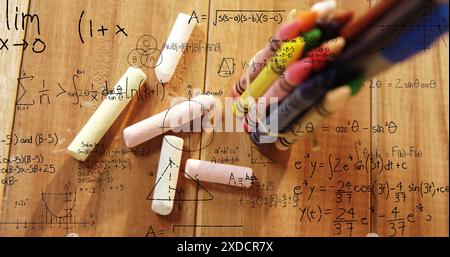 Image du traitement des données mathématiques sur les articles scolaires Banque D'Images