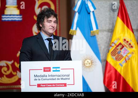 Madrid, Espagne. 21 juin 2024. Javier Milei, président de l'Argentine à la Real Casa de Correos, lors de la cérémonie de remise de la Médaille internationale de la Communauté de Madrid, dans le centre de la capitale. Le président argentin Javier Milei s'est rendu personnellement en Espagne pour recevoir la médaille internationale de la Communauté de Madrid et recevoir le prix de l'association Juan de Mariana lors du 'dîner de la liberté'. Crédit : SOPA images Limited/Alamy Live News Banque D'Images