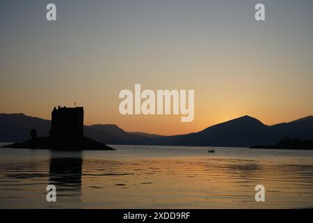 Silhouette du château Stalker après le coucher du soleil Banque D'Images