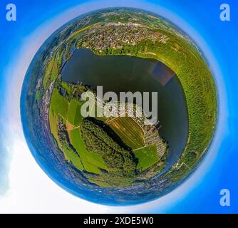 Vue aérienne, vue sur la ville et le centre-ville médiéval de Freiheit, Harkortsee avec camping Wassersportverein und Campingverein Hagen e.V., terre glo Banque D'Images