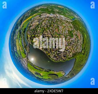 Vue aérienne, vue sur la ville et le centre-ville médiéval de Freiheit, Harkortsee avec camping Wassersportverein und Campingverein Hagen e.V., terre glo Banque D'Images