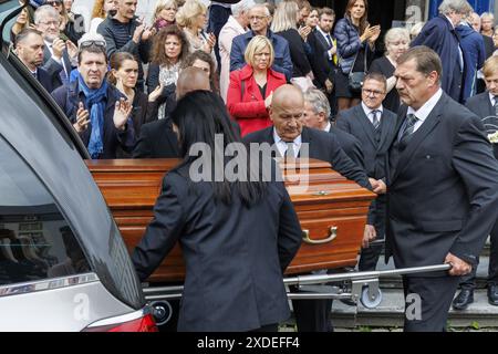 Namur, Belgique. 22 juin 2024. Cette photo montre la cérémonie funéraire de Jodie Devos, chanteuse d'opéra belge décédée le 16 juin d'un cancer, à Namur, samedi 22 juin 2024. BELGA PHOTO NICOLAS MAETERLINCK crédit : Belga News Agency/Alamy Live News Banque D'Images