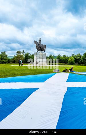 marche de l'indépendance vers Bannockburn organisée par All Under One Banner pour commémorer la victoire de Robert Bruce sur l'armée anglaise les 23 et 24 Banque D'Images