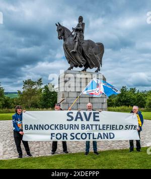 marche de l'indépendance vers Bannockburn organisée par All Under One Banner pour commémorer la victoire de Robert Bruce sur l'armée anglaise les 23 et 24 Banque D'Images