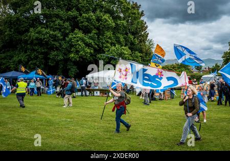 marche de l'indépendance vers Bannockburn organisée par All Under One Banner pour commémorer la victoire de Robert Bruce sur l'armée anglaise les 23 et 24 Banque D'Images