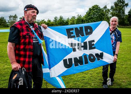 marche de l'indépendance vers Bannockburn organisée par All Under One Banner pour commémorer la victoire de Robert Bruce sur l'armée anglaise les 23 et 24 Banque D'Images