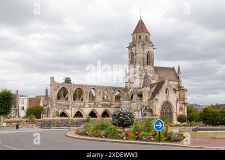 L'église de Saint-Étienne-le-Vieux est une ancienne église, aujourd'hui en partie ruinée, située dans le vieux centre-ville de Caen. Banque D'Images