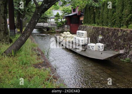 Takasebune à Takase River à Kyoto, Japon Banque D'Images