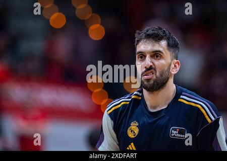 Murcie, Espagne. 12 juin 2024. Basket Ligue espagnole entre UCAM CB vs Real Madrid, troisième match pour le titre de la ligue, au Palacio de los Deport Banque D'Images