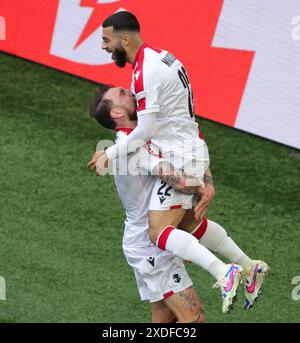 Georges Mikautadze de Georgia bejubelt sein erstes Tor fŸr Seine mannschaft UEFA EURO 2024 match de phase de groupes entre Turkiye et la Géorgie au Dortmund Football Arena le 18 juin 2024 à Dortmund, Allemagne. Vorrundenspiel TŸrkei vs Georgien Copyright by : Sampics photographie Bierbaumstrasse 6 81243 MŸnchen TEL. : ++49/89/82908620 , FAX : ++49/89/82908621 , E-mail : sampics@t-online.de Bankverbindung : Hypoor einsbank MŸnchen Konto : 1640175229 , BLZ 70020270 IBAN : DE78700202701640175229 BIC : HYVEDEMMXXX weitere motive finden sie unter : www.augenklick.de© diebilderwelt / Alamy Stock Banque D'Images